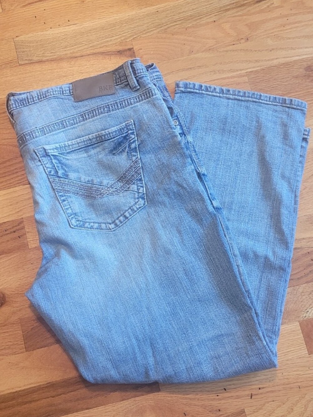 BKE Tyler Straight Leg Jeans Men's 42x30 Light Blue Wash Pocket Detail Preppy